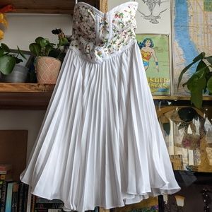 NWT White Formal Strawberry Floral Dress sz Small